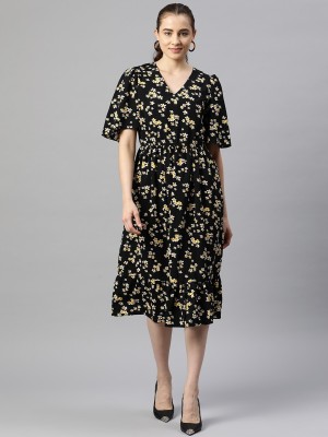 PLUSS Women Fit and Flare Black, Yellow Dress