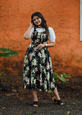 VASTRA MALL Women Fit and Flare Multicolor Midi/Calf Length Dress