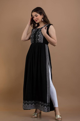 Daevish Women Printed A-line Kurta(Black)