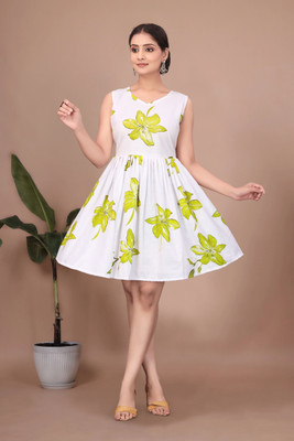 HouseOfCommon Women Fit and Flare Green Above Knee/Mid Thigh Length Dress