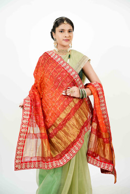 Avilhara Cotton Silk Hand Painted Women Dupatta