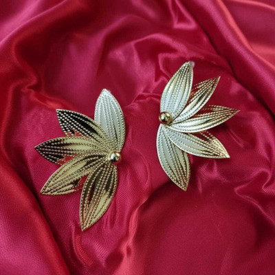 Elique Hub Elegant Gold Leaf Stud Earrings Stainless Steel Stud Earring