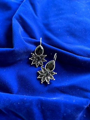 Hengarr Flower_Kundan_Black-5 Cubic Zirconia Alloy Earring Set
