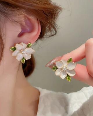 Lady Raiment Sizzling Flower Leaf Earring Crystal Alloy Stud Earring