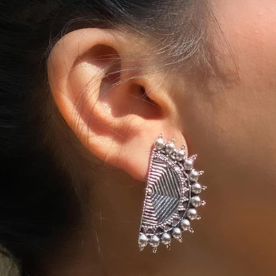 Cosmossystems Half Cut Design Earrings Metal Stud Earring
