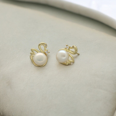 Sri Jagdamba Pearls Pearl Duck Earrings Pearl Alloy Stud Earring
