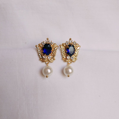 kurdekars divuu blue stones and pearls fitted earrings Copper Stud Earring