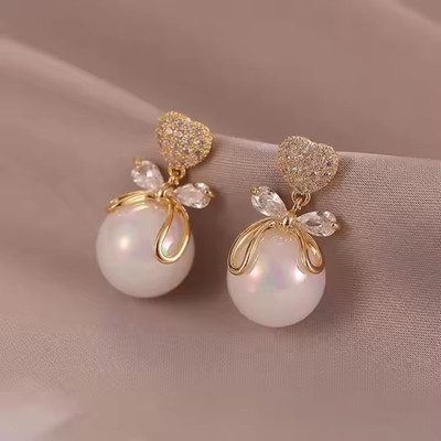 VISTA VENDORS Elegant Pearl Drop Earrings with Heart & Crystal Accents Gold-Plated Crystal Alloy Drops & Danglers