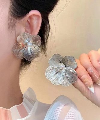 Kradhika SILVER METALLIC FLOWER KOREAN STYLE EARRINGS Alloy Earring Set