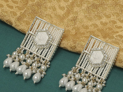 SATRANGI JEWEL Satrangi Jewel Pearl Studed Earring Pearl Alloy Stud Earring