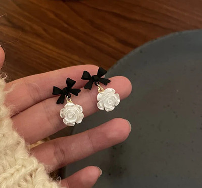 La Nihayata Flower Bow Drop Plastic Drops & Danglers