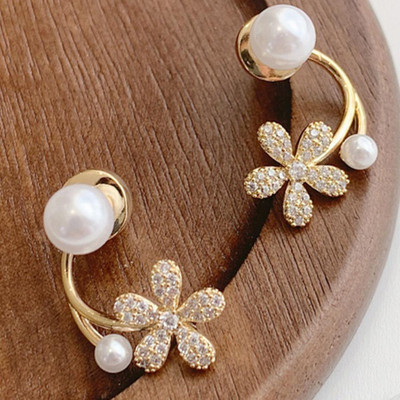 Vembley Korean Style Stones Studded Flower Pearl Stud Earrings Metal Stud Earring