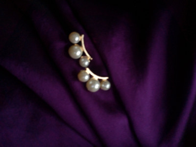 Solis Sarah KOREAN |WOMEN EARRINGS| Pearl Curved Bar Stud Gold-Tone| SOLIS SARAH Pearl Stainless Steel, Alloy Stud Earring