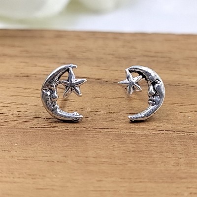 AMONROO Unique Hawaiian Moon Star Earring Minimal Gift for Birthday Mother Wife Mom Silver Stud Earring