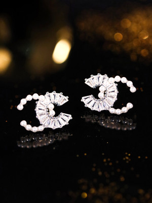 YELLOW CHIMES Crystal Silver Tone Dual Half Circle Designed Stud Earrings Pearl Alloy Stud Earring