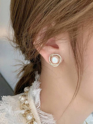 krelin Korean Style Round Shaped Gold Plated With Cubic Zirconia & Pearl Stud Earring Alloy Stud Earring