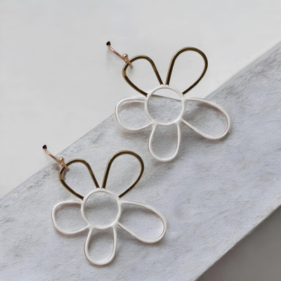 VATIYAANA Beautiful Hollow Golden & White Daisy Danglers Alloy Drops & Danglers
