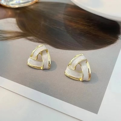 Xivir Korean version of silver needle vintage metal pearl earrings Alloy Stud Earring, Plug Earring