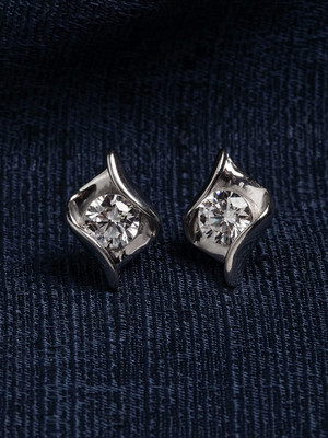 CLARA Made with Swiss Zirconia Surdy Solitaire Gift Cubic Zirconia Sterling Silver Stud Earring