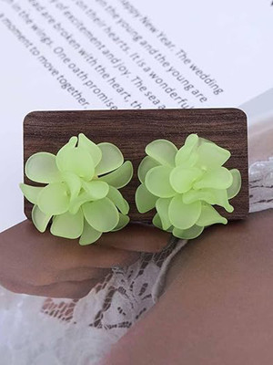 FIMBUL Korean Stylish Trendy Resin Flower Stud Earring For Women And Girls Plastic Stud Earring