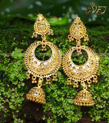 VIGHNAHARTA Allure Beautiful Earrings Feminine Glittering for Women and Girls [VFJ1333ERG ] Alloy Drops & Danglers