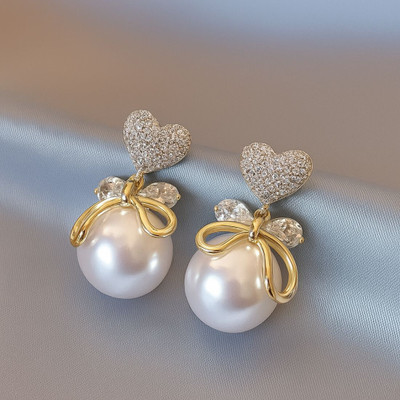 Tinny Korean Earrings For Women & Girls /Heart Shape Pearl Metal Stud Earring Pearl, Cubic Zirconia Alloy, Gold Stud Earring