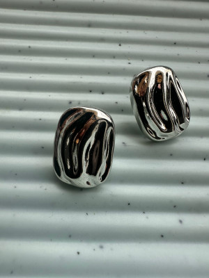 Anouka Molten Wave Studs Alloy Stud Earring