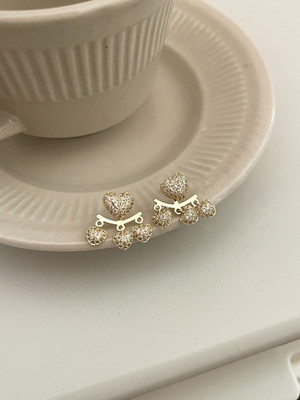 krelin Gold-Plated Heart Shaped Stud Earrings Stainless Steel Stud Earring