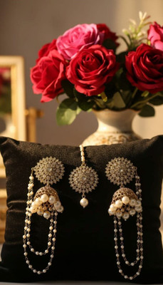 MITHIM IMITATIONS Kundan and Pearl Bahubali Set Jhumka Earrings with Maang Tika Alloy, Brass Jhumki Earring, Earring Set, Plug Earring, Tassel Earring