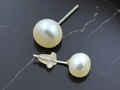 DD Pearls Natural white freshwater Pearl, Mother of Pearl Alloy Stud Earring