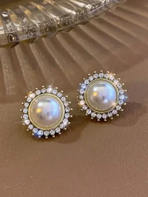 Dressberry Stylish and Trendy Party Wear Jewellery Alloy Drops & Danglers