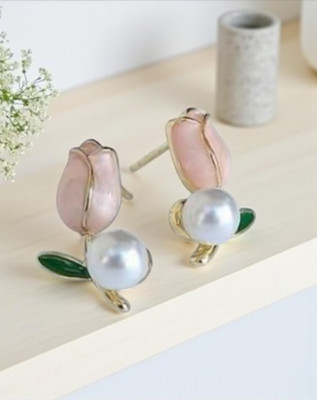Freebies Fresh Pearl Rose Earring Metal Drops & Danglers