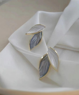 Devisha Trinkets Korean silver grey leaf stud earring for women and girls Cubic Zirconia Alloy Stud Earring