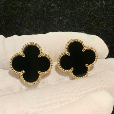 StarDazzle Style Black Clover Stud Earrings, Stainless Steel, Anti-Tarnish Stainless Steel Plug Earring