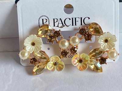 Sambhavbharat Flower Design Stud Earring Crystal Alloy Stud Earring