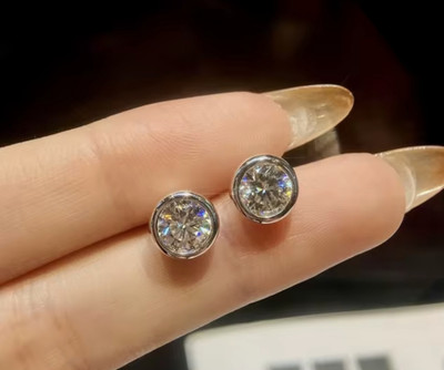 Maatrachaaya Piyush Enterprises Stylish Silver Plated Stone Studded Studs Cubic Zirconia Alloy Stud Earring