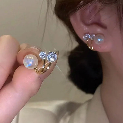 Meilicollection A BLINGING PEARL - GOLDEN STUDS Crystal Alloy Stud Earring