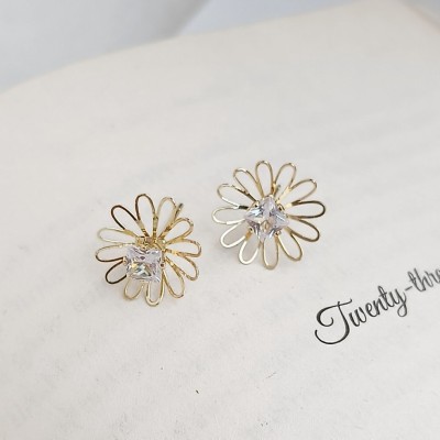 Findherfavorite Earrings for Women and Girls | Gold Plated Designer Flower Brass Stud Earring