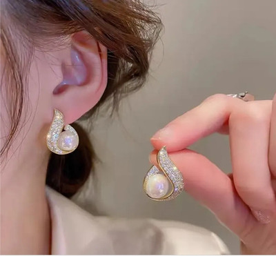 Saugaat Craft Korean Earrings For Women And Girls Cubic Zirconia, Pearl, Swarovski Zirconia, Crystal German Silver, Stainless Steel Stud Earring