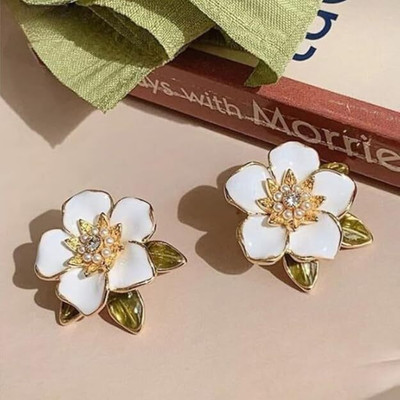 Stily Korean White Flower Earrings Alloy Stud Earring