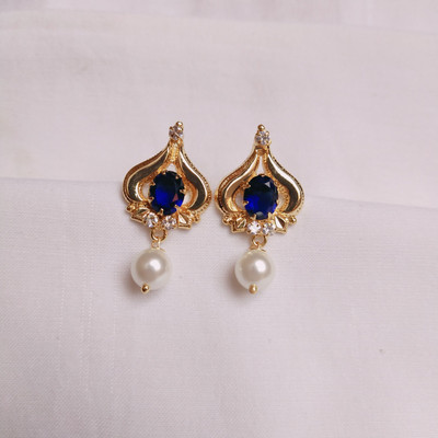 kurdekars divuu blue stones and pearls fitted earrings Copper Stud Earring