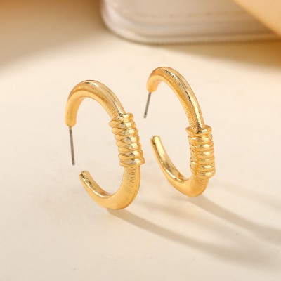 Estele Estele Gold Plated Timeless Luxurious Contemporary Half Hoop Earrings for Women Alloy Hoop Earring