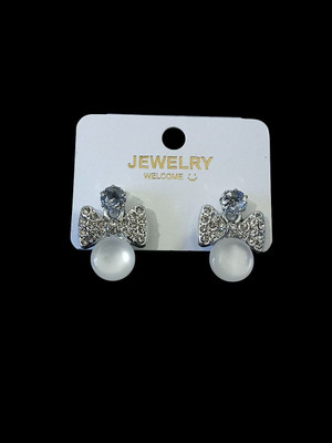 Pranchal Jewels Elegant Silver Bow Pearl Stud Earrings Cubic Zirconia Alloy Stud Earring