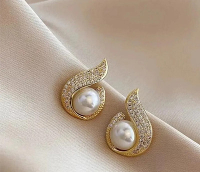Saugaat Craft Earring For Women and Girls Cubic Zirconia Alloy Rhinestone Studs, Earring Set