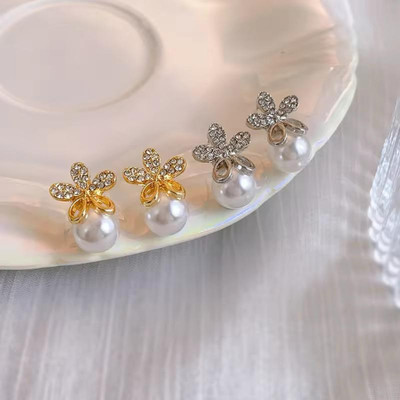 MONKDECOR Attractive Design Trendy Korean Studs Earring Pack of 2 Alloy Stud Earring