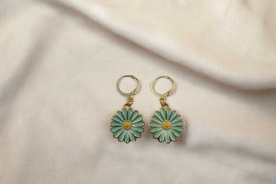 ELCETRATD JEWELLERY Shimmering beautiful pack of 1 earrings combo for women and girls Crystal Alloy Stud Earring