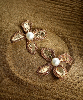 SOHI The All-Over-Petalia Statement Earrings Alloy Stud Earring