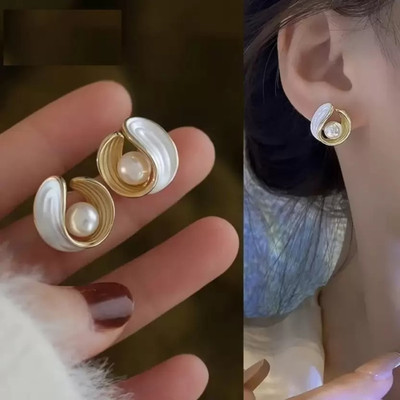 Meilicollection Korean Pearl earring Crystal Alloy Stud Earring