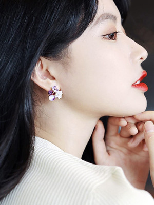 VAGHBATT Gold-Plated Floral Studs Earrings Enamel Stud Earring