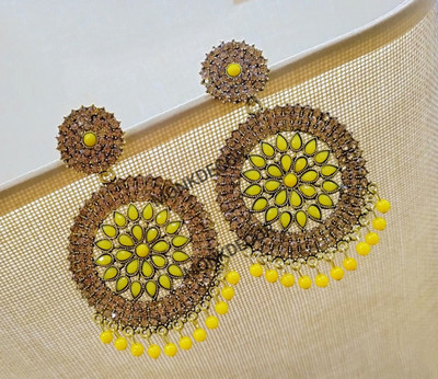 MONKDEOCR Stylish Round Gola Stone Artificial Alloy Stud Earring